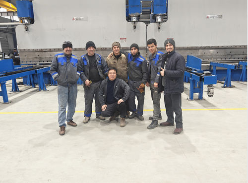 ultimo caso aziendale circa 2-WE67K-600-6500 freno CNC a pressa in tandem è stato installato in Egitto (Al-Babtain P&T Co & AI-Babtain LeBLANC)