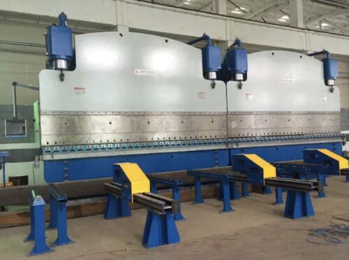 ultimo caso aziendale circa Il freno CNC Tandem Press brake consente la fabbricazione a lungo raggio nel Gujarat, in India