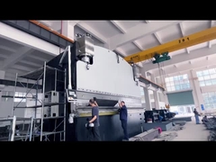 Macchina di saldatura automatica robotica per pali leggeri