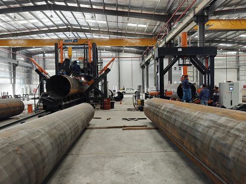 Latest company news about Consegna e messa in servizio di macchine di saldatura a chiusura idraulica CNC e di macchine di raddrizzamento per il cliente dell'Arabia Saudita