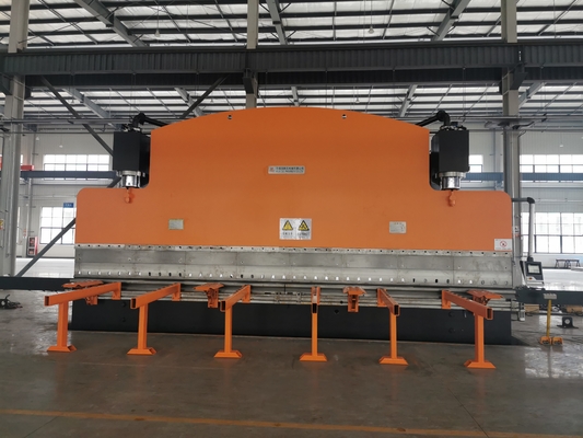 Good price 8200mm 45 Kw Cnc Hydraulic Press Brake Machine Acciaio al carbonio automatico in linea