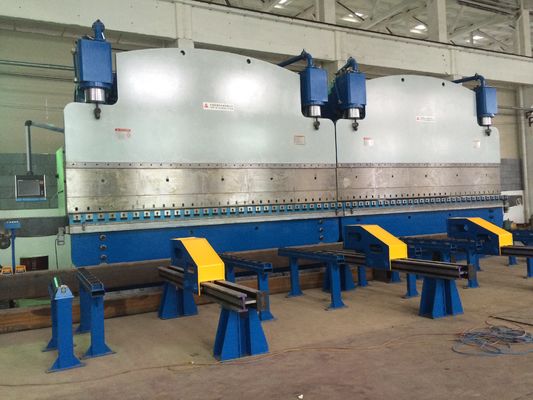 Freno a pressione idraulica CNC in tandem con forza di lavoro di 2X1200 tonnellate e lunghezza del tavolo di 2X6250 mm per una lunga durata di servizio