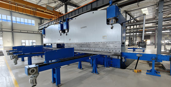 650 tonnellate di macchina di frenatura a pressione idraulica CNC in tandem per la produzione di pali leggeri e alberi