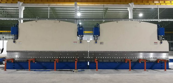 Presa idraulica CNC Tandem con forza di lavoro di 320 tonnellate e lunghezza del piano di 6000 mm con sistema CNC DELEM DA53T