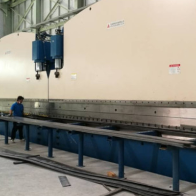 2-WE67K-400/7000 CNC Tandem Press Brake 400T 7m per mastello a palo leggero