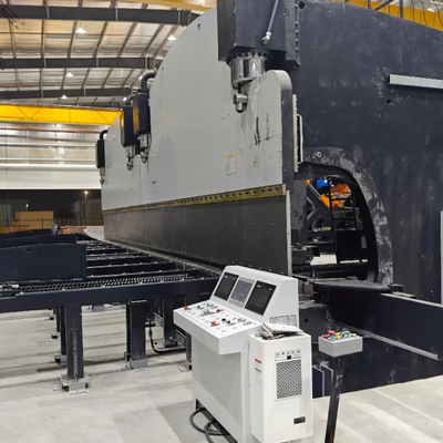 Freno idraulico CNC da 400 tonnellate con lunghezza di lavoro di 8000 mm e comando DELEM DA53T