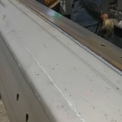 Saldatrice per pali CNC con saldatura longitudinale diritta ad arco sommerso per palo leggero ultra lungo da 12000 mm e funzionamento semplice con 1 persona