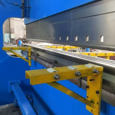 Macchina piegatubi a doppio collegamento CNC per palo ottagonale conico da 14 m