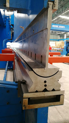 Macchina per piegare piastre idrauliche CNC a doppio collegamento per linea di produzione di pali di luce