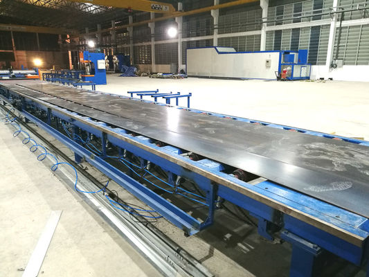 Macchine per la produzione di pali leggeri, per la trasmissione di torri, per la raddrizzatura di pali