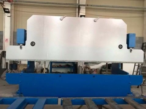 Freno a barre di torsione a controllo computerizzato per applicazioni industriali