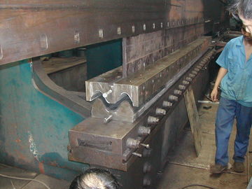 La muffa di piegamento/preme la lavorazione con utensili del freno degli strumenti di fabbricazione della guardavia della strada principale