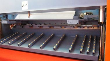 Macchine per la taglio di lamiere, per la taglio di lamiere